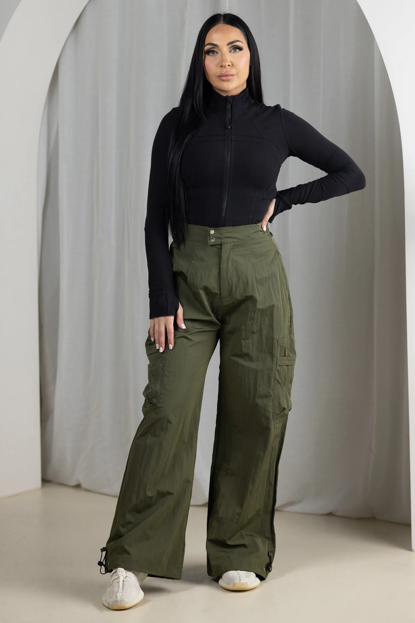 Modelle/Move Archi Parachute Pants