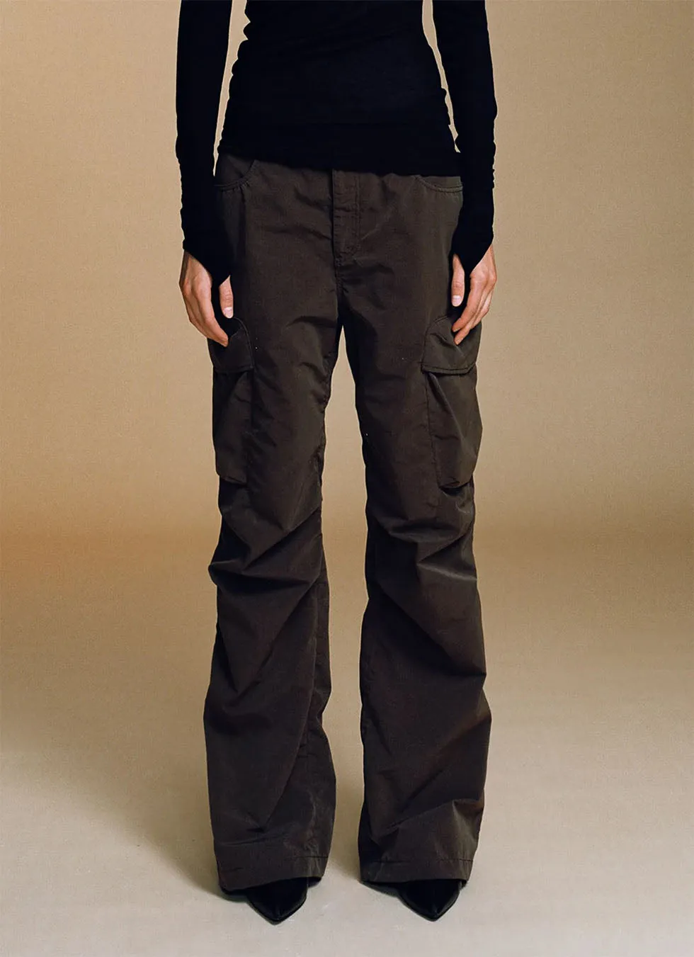 Three-dimensional patch pocket casual pants